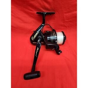 Large Footed Reel Shakespeare Contender 060A Spinning Fishing Reel.